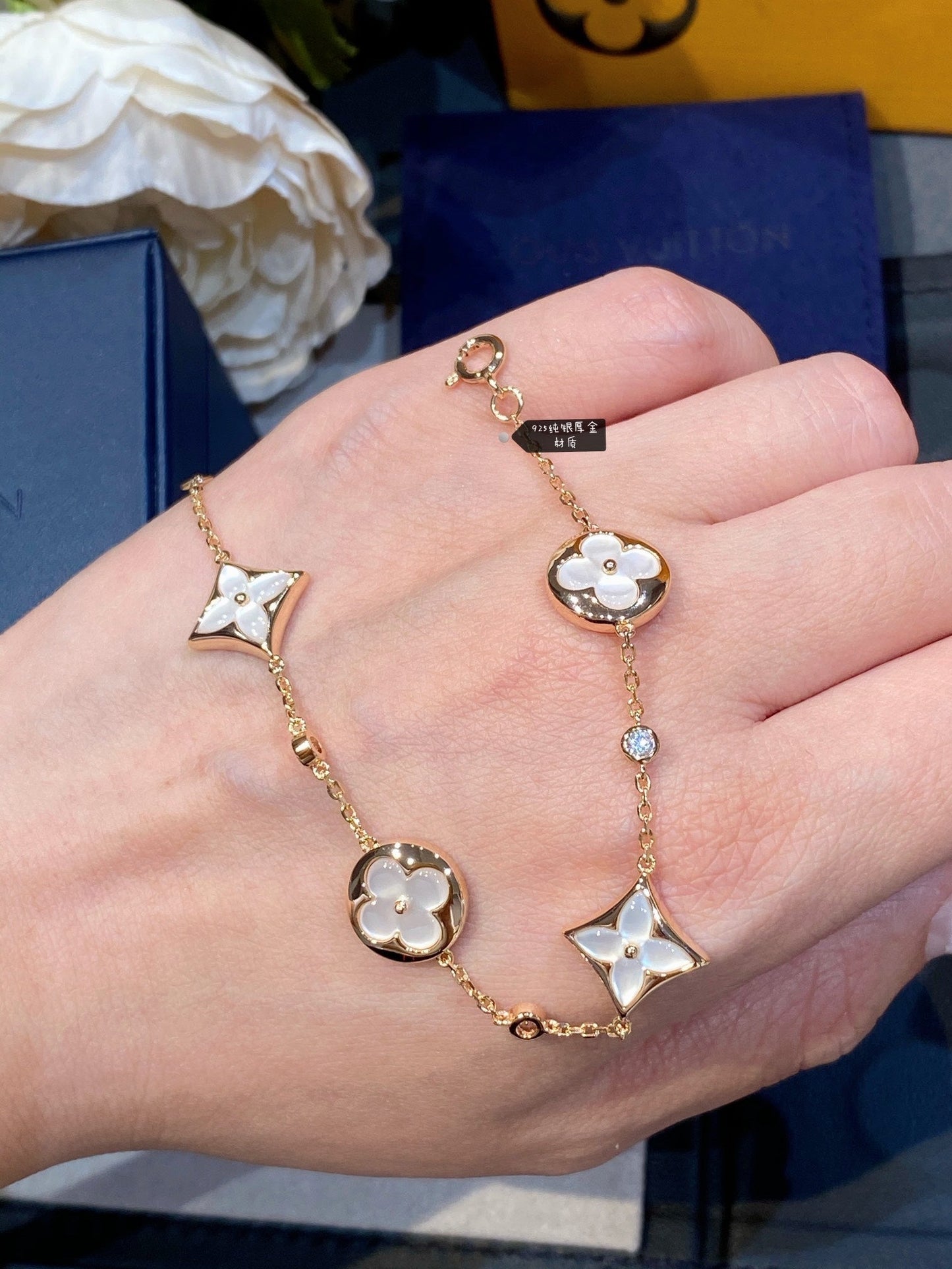 [Gaonasi]STAR AND SUN 4 MOTIF WHITE MOP PINK GOLD BRACELET