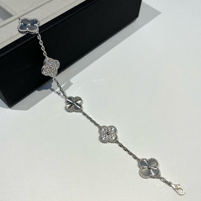 [Gaonasi] CLOVER 5 MOTIF LASER BRACELET COLLECTION