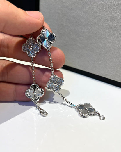 [Gaonasi] CLOVER 5 MOTIF LASER BRACELET COLLECTION