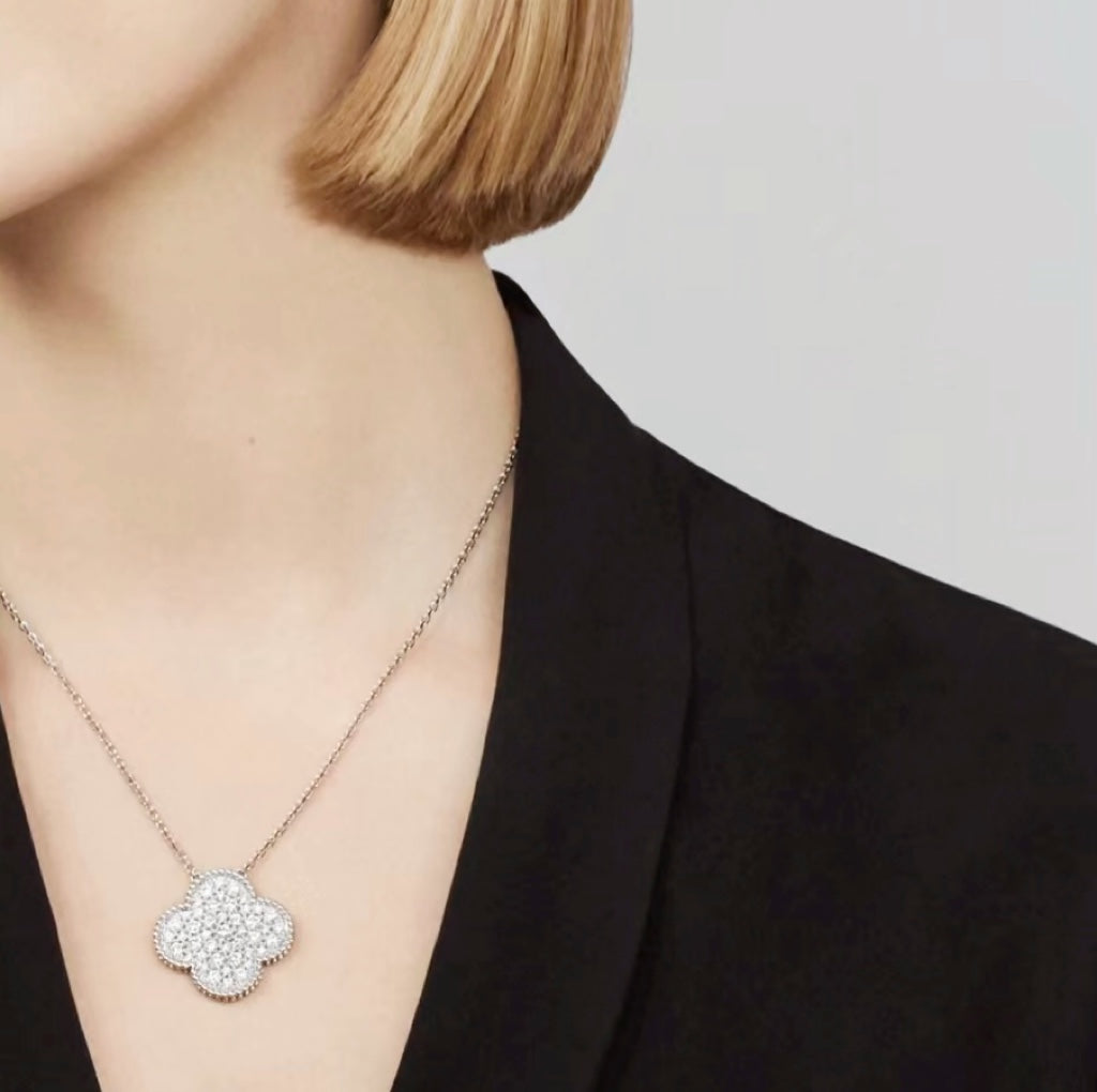 [Gaonasi]CLOVER 25MM LARGE PENDANT DIAMOND PAVED SILVER NECKLACE
