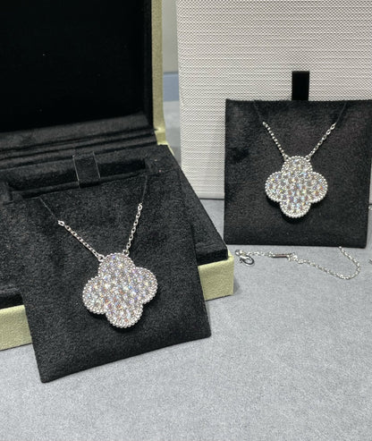 [Gaonasi]CLOVER 25MM LARGE PENDANT DIAMOND PAVED SILVER NECKLACE
