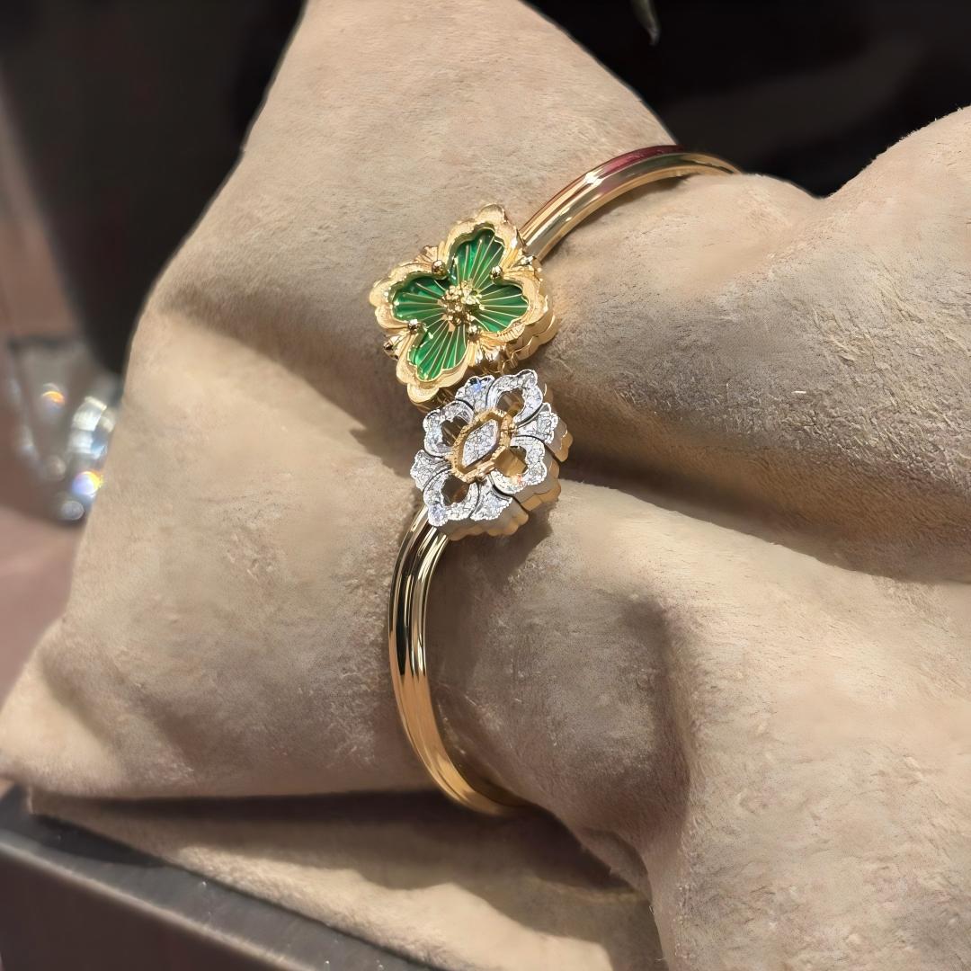 [Cadisa JEWELRY] OPERA TULLE  GOLD BRACELET WITH ENAMEL BACKGROUND