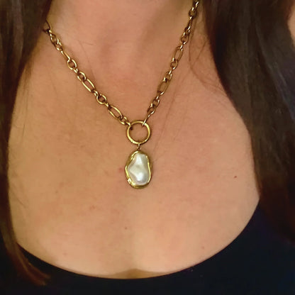 [Gaonasi]Shelby Mother Of Pearl Pendant