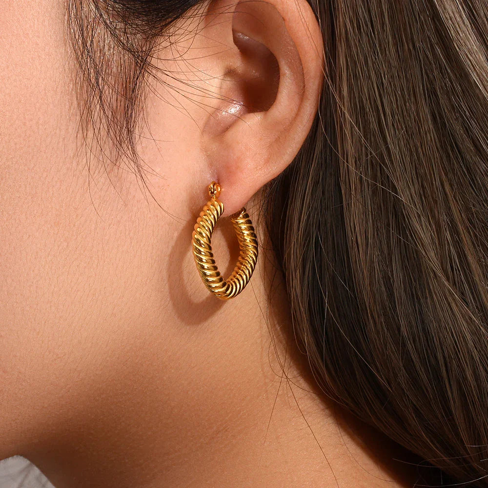 [Gaonasi]Emani Twist Square Earrings