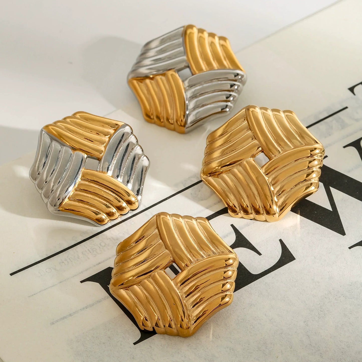 [Gaonasi]Vanessa Criss Cut Gold Earrings