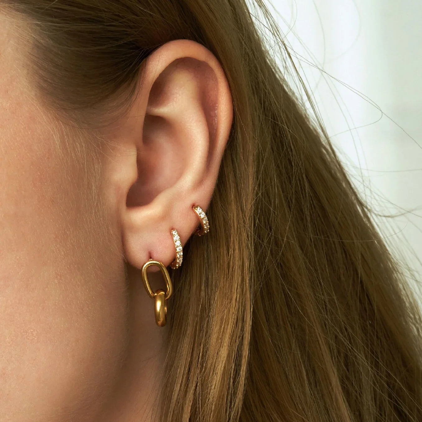 [Gaonasi]Alexandria Huggie Earrings