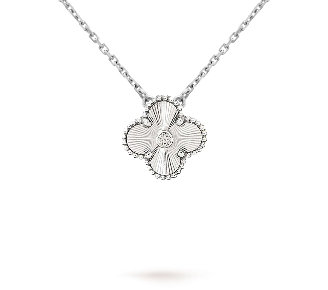 [Gaonasi]CLOVER 15MM CHRISTMAS LIMITED EDITION SINGLE FLOWER NECKLACE
