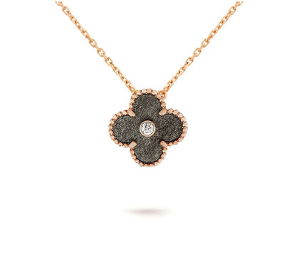 [Gaonasi]CLOVER 15MM CHRISTMAS LIMITED EDITION SINGLE FLOWER NECKLACE