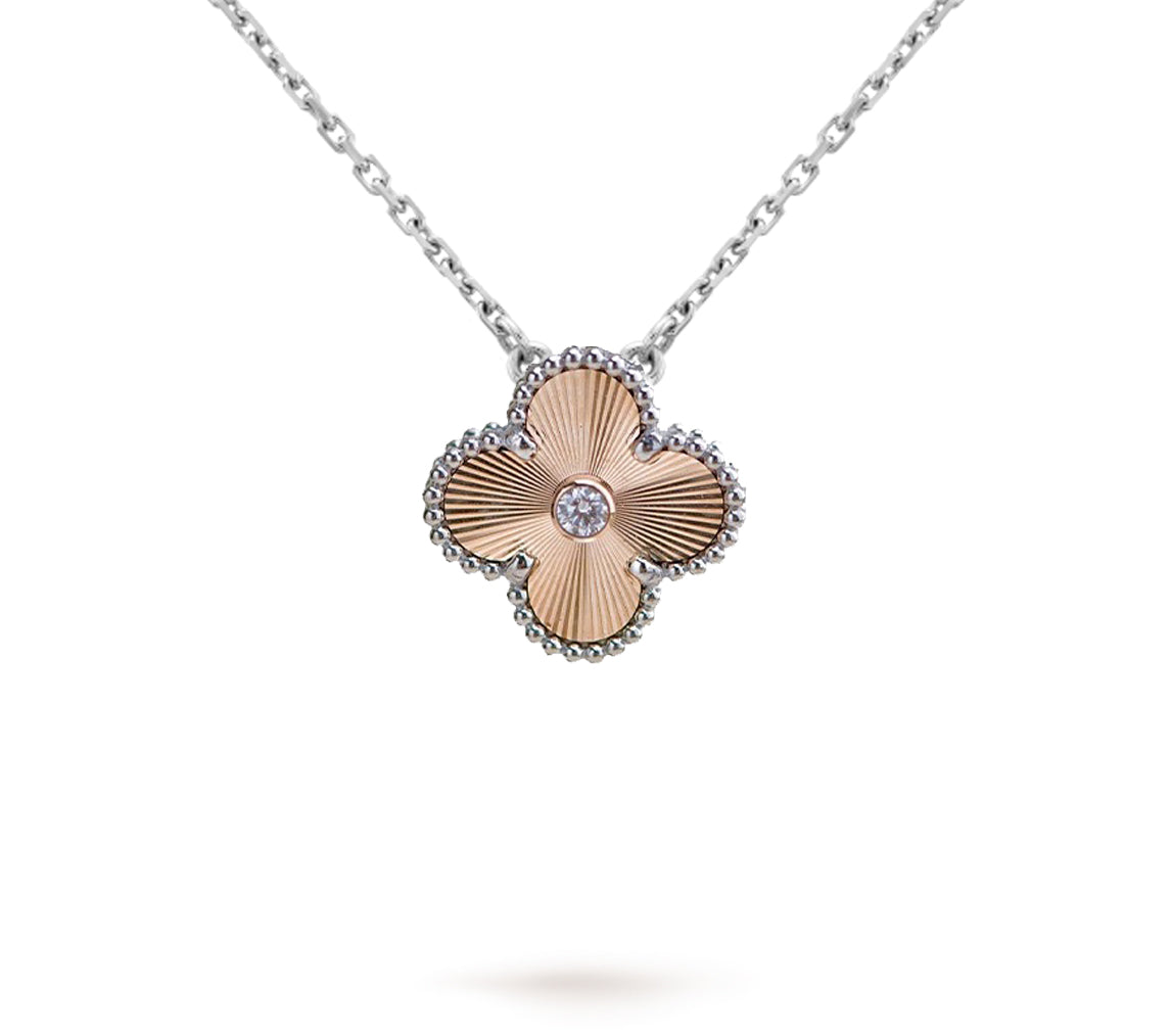 [Gaonasi]CLOVER 15MM CHRISTMAS LIMITED EDITION SINGLE FLOWER NECKLACE