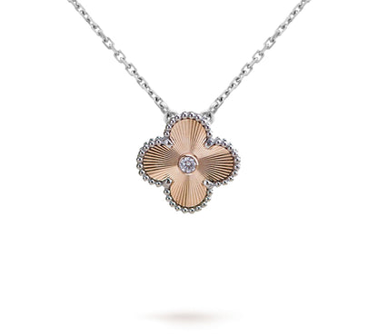 [Gaonasi]CLOVER 15MM CHRISTMAS LIMITED EDITION SINGLE FLOWER NECKLACE