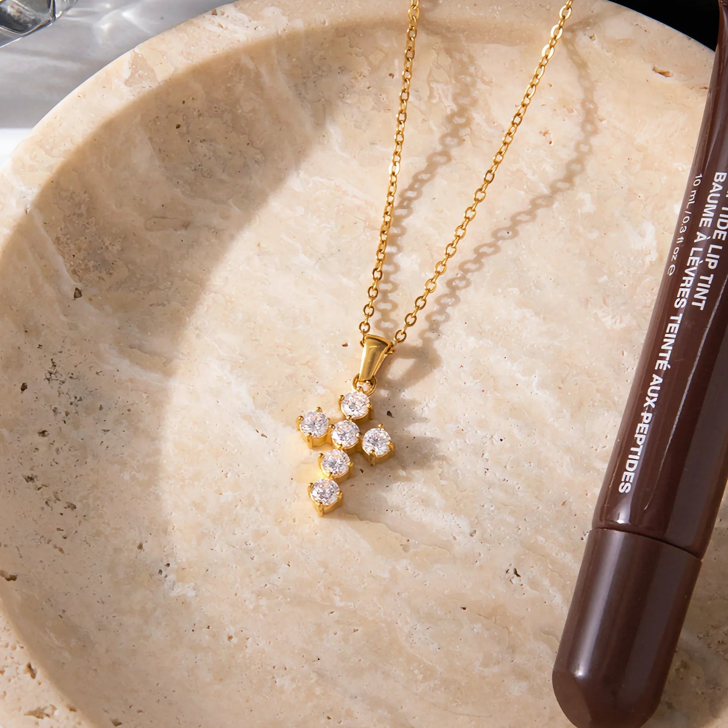 [Gaonasi]Wynter Diamond Cross Necklace