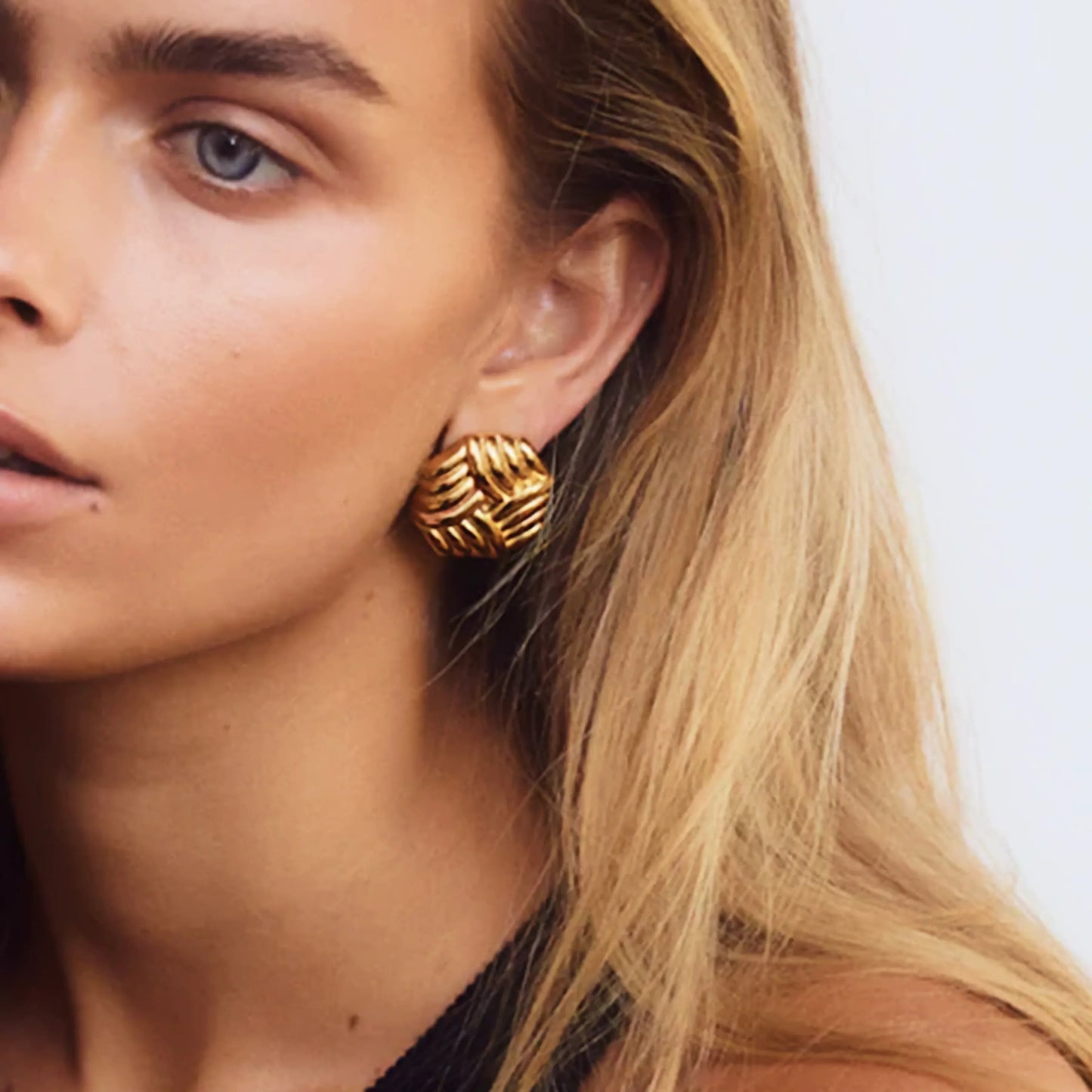 [Gaonasi]Vanessa Criss Cut Gold Earrings