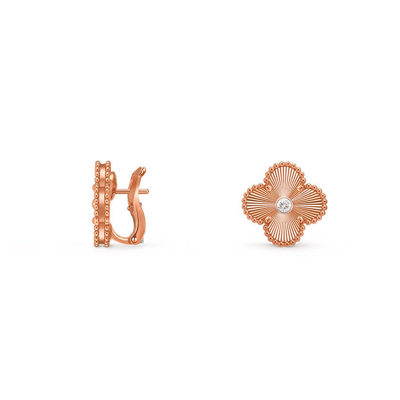 [Gaonasi]CLOVER 15MM MOP DIAMOND EARRINGS COLLECTION