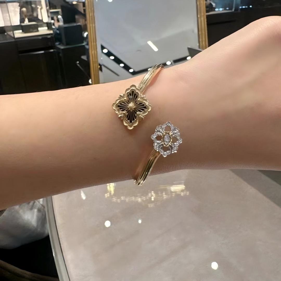 [Cadisa JEWELRY] OPERA TULLE  GOLD BRACELET WITH ENAMEL BACKGROUND