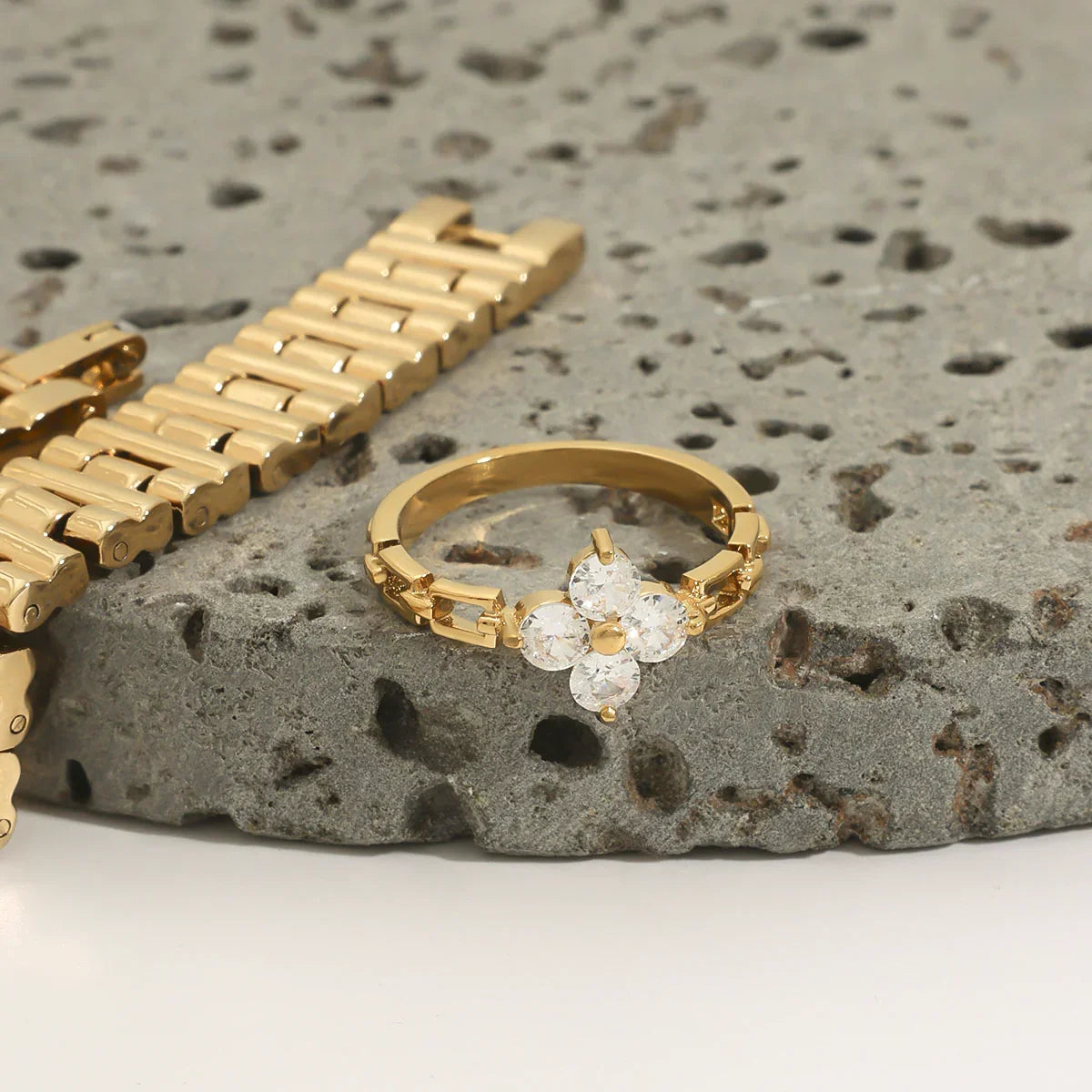 [Gaonasi]Clestine Diamond Petal Ring