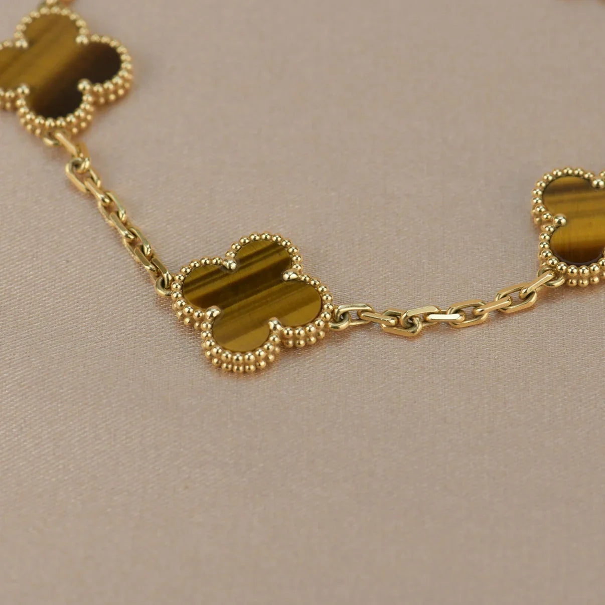 [Gaonasi] CLOVER 5 MOTIFS TIGER EYE BRACELET COLLECTION