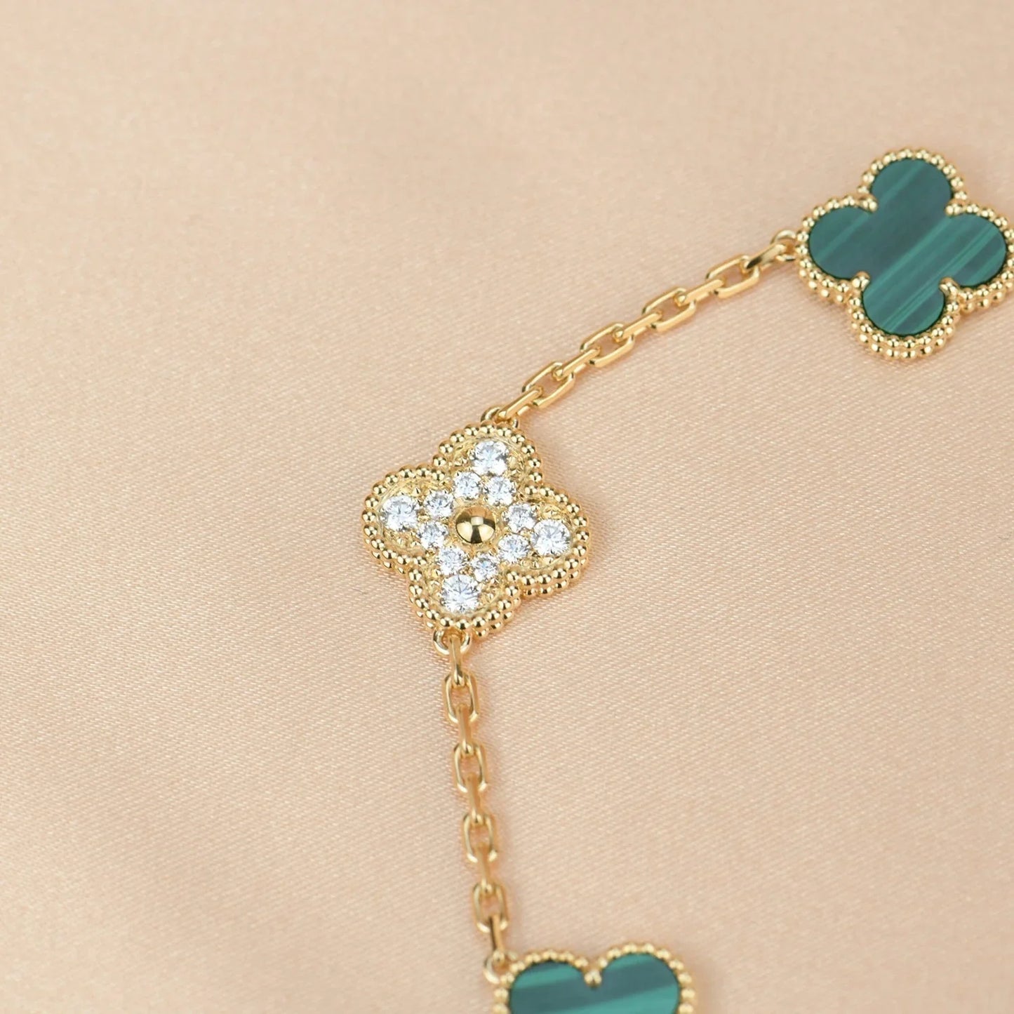 [Gaonasi] CLOVER 5 MOTIF MALACHITE BRACELET COLLECTION