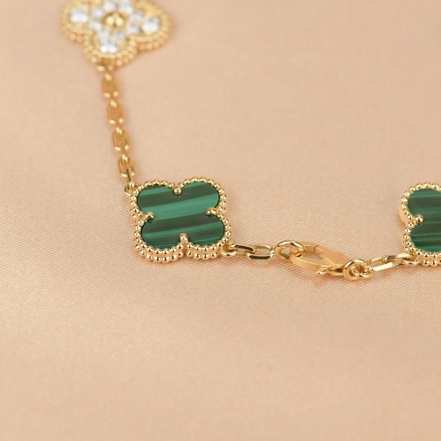 [Gaonasi] CLOVER 5 MOTIF MALACHITE BRACELET COLLECTION