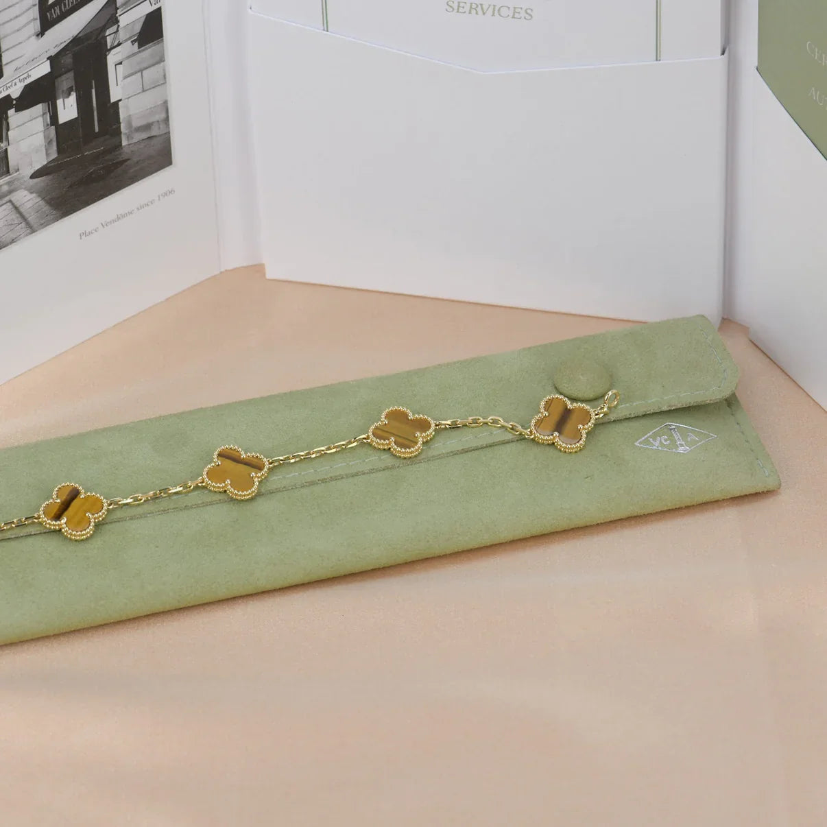 [Gaonasi] CLOVER 5 MOTIFS TIGER EYE BRACELET COLLECTION