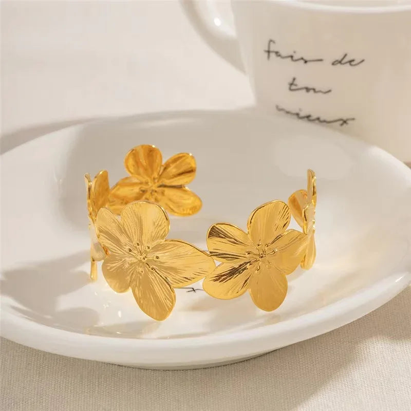 [Gaonasi]Ophelie Gold Floral Bangle
