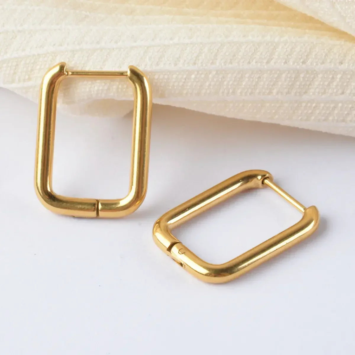 [Gaonasi]Ambrielle Gold U Hoops