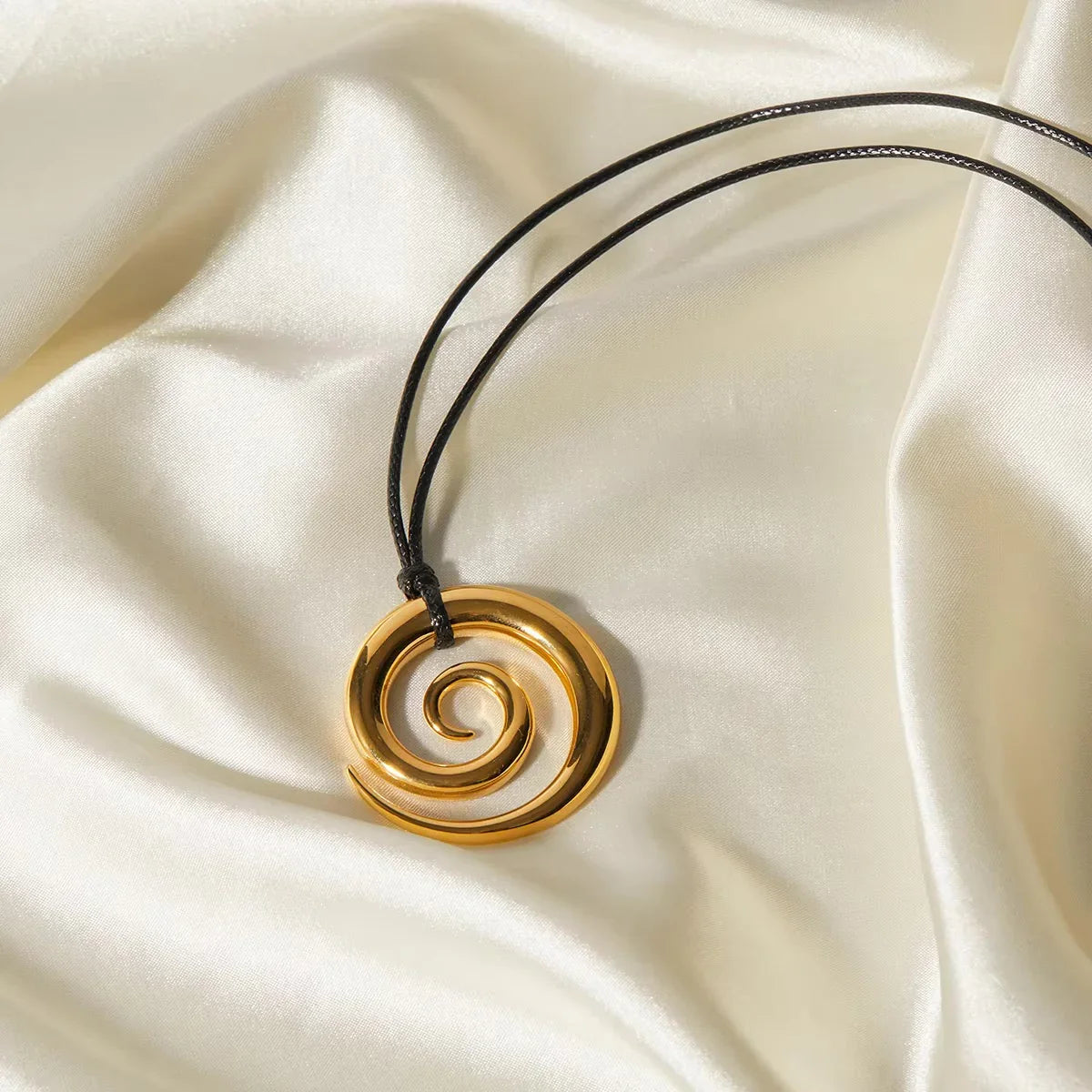 [Gaonasi]Romilly Spiral Pendant