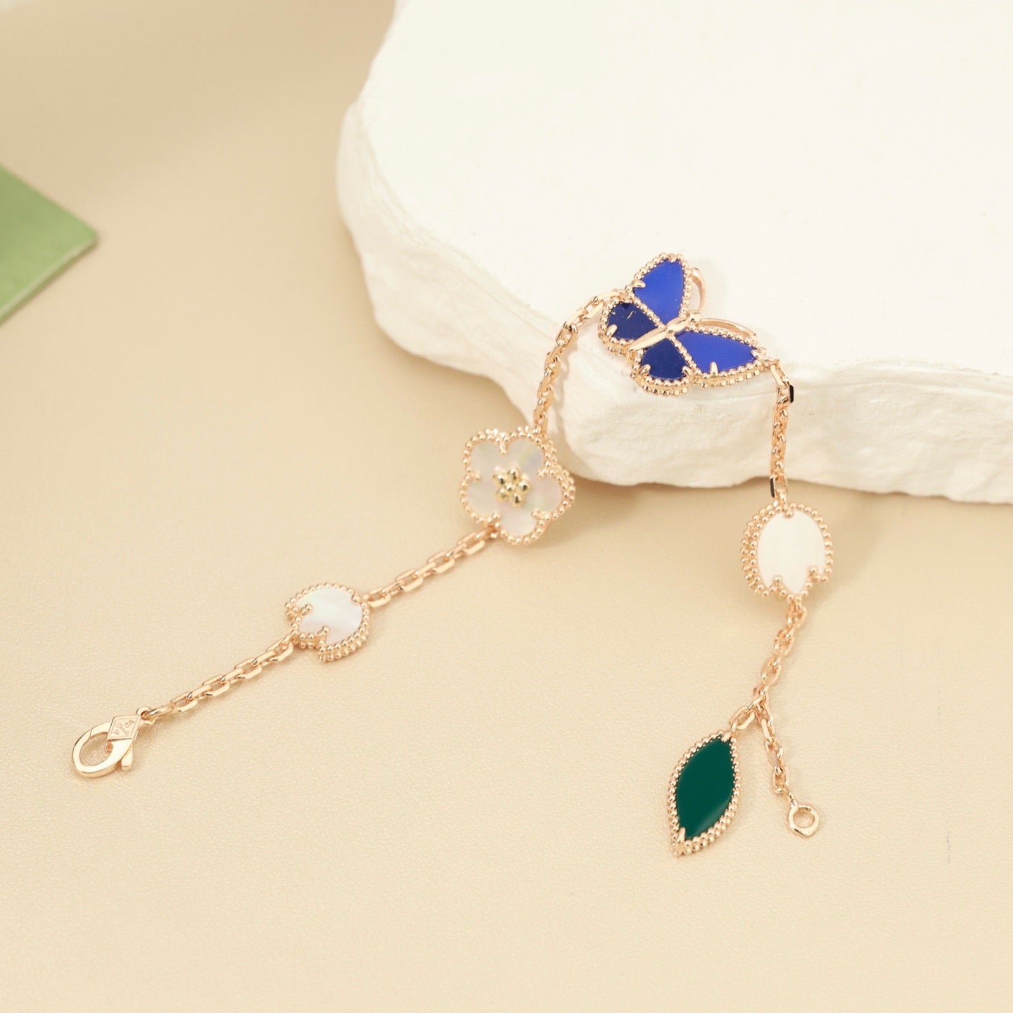 [GAONASI]LUCKY SPRING BUTTERFLY 5 MOTIF BRACELET