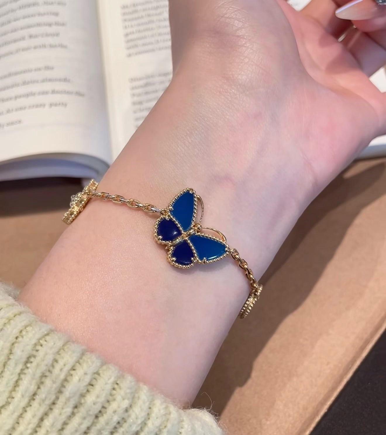 [GAONASI]LUCKY SPRING BUTTERFLY 5 MOTIF BRACELET