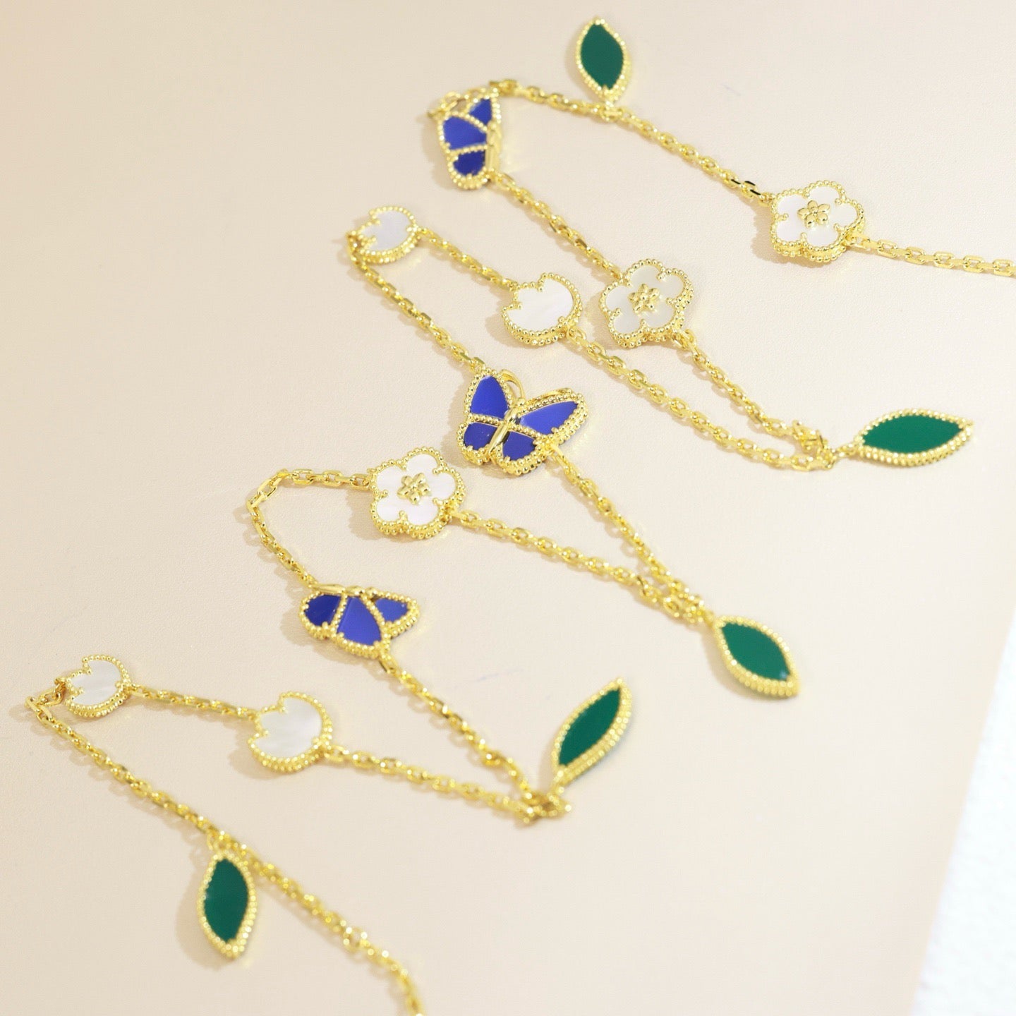 [GAONASI]LUCKY SPRING BUTTERFLY 15 FLOWER NECKLACE