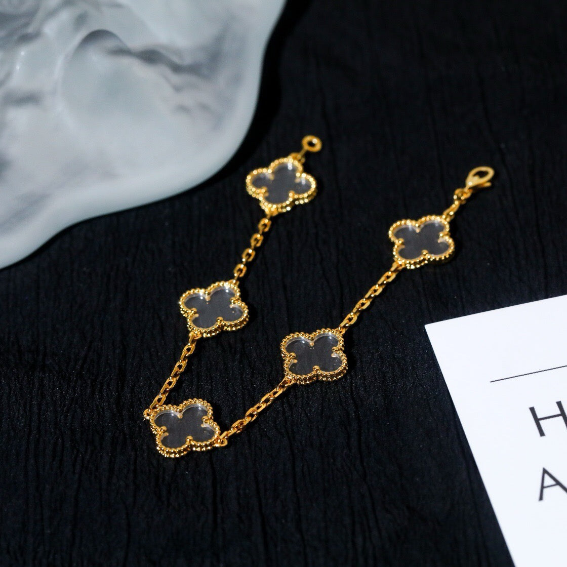 [Gaonasi]CLOVER 5 MOTIF ROCK CRYSTAL BRACELET