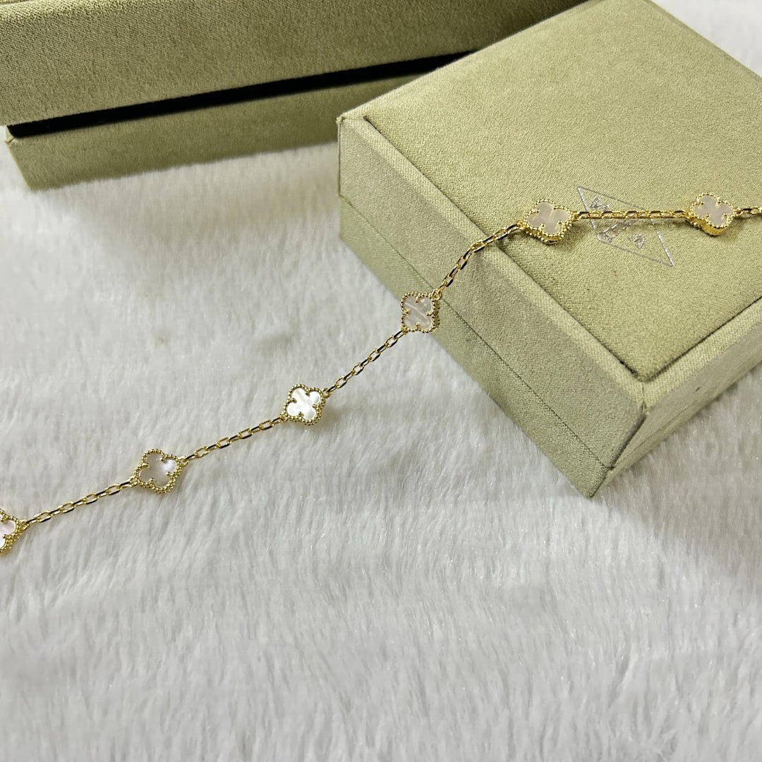 [Gaonasi]CLOVER 6 MOTIF WHITE MOP BRACELET