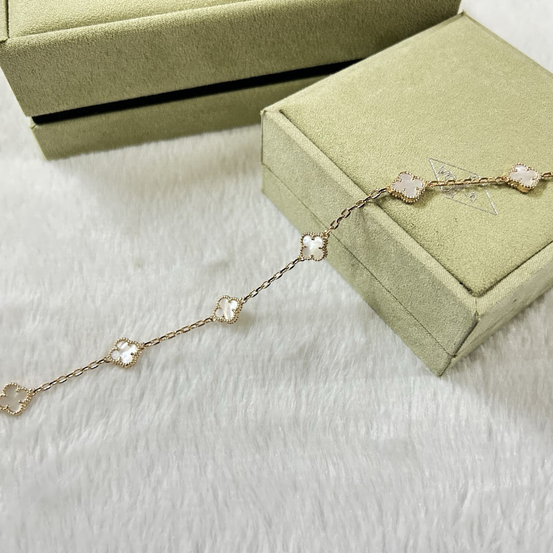[Gaonasi]CLOVER 6 MOTIF WHITE MOP BRACELET