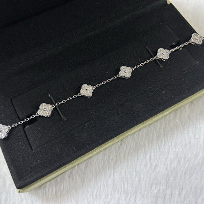 [Gaonasi]CLOVER 6 MOTIF DIAMOND BRACELET