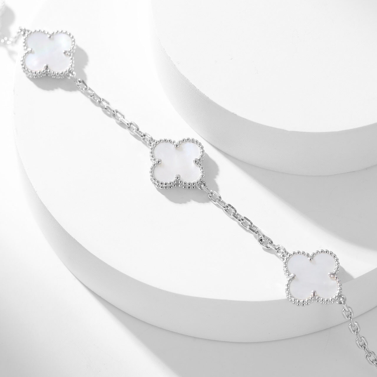 [Gaonasi]CLOVER 10 MOTIFS WHITE MOTHER OF PEARL NECKLACE