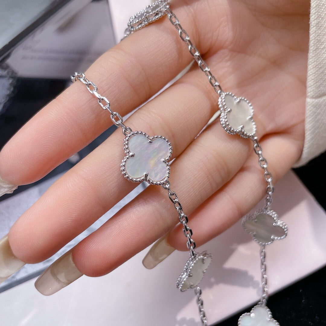 [Gaonasi]CLOVER 10 MOTIFS WHITE MOTHER OF PEARL NECKLACE