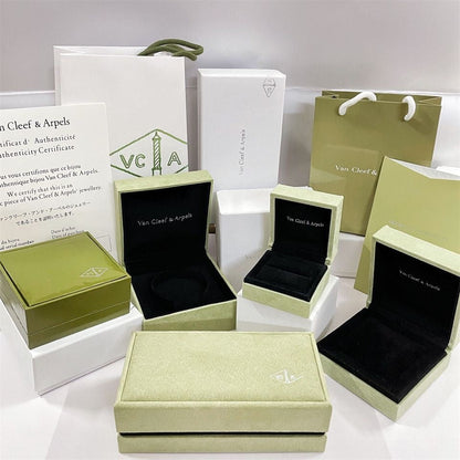 [Cadisa] VA CLOVER BOX GIFT BAG