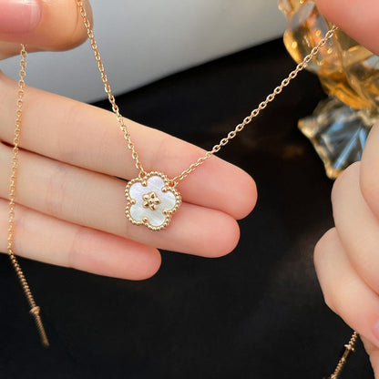 [Gaonasi]LUCKY  WHITE MOP  PLUM BLOSSOM NECKLACE