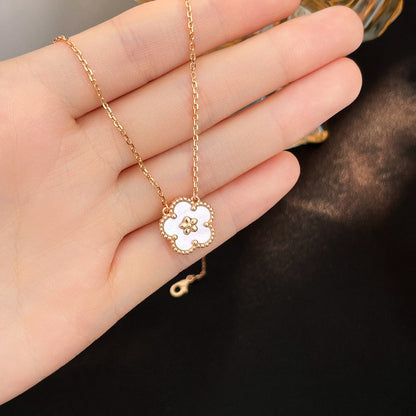 [Gaonasi]LUCKY  WHITE MOP  PLUM BLOSSOM NECKLACE