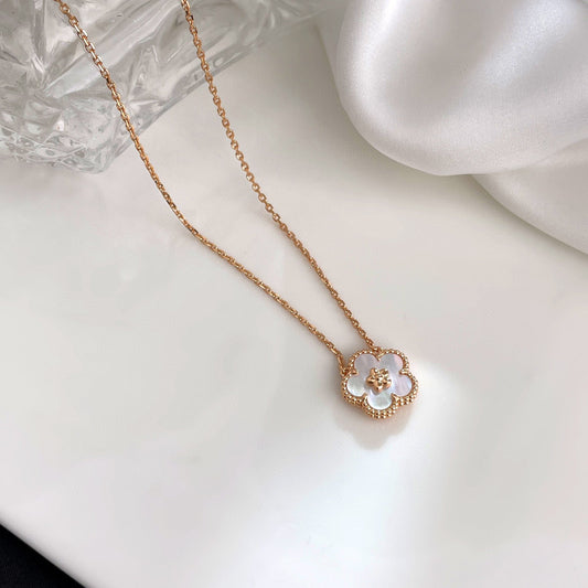 [Gaonasi]LUCKY  WHITE MOP  PLUM BLOSSOM NECKLACE
