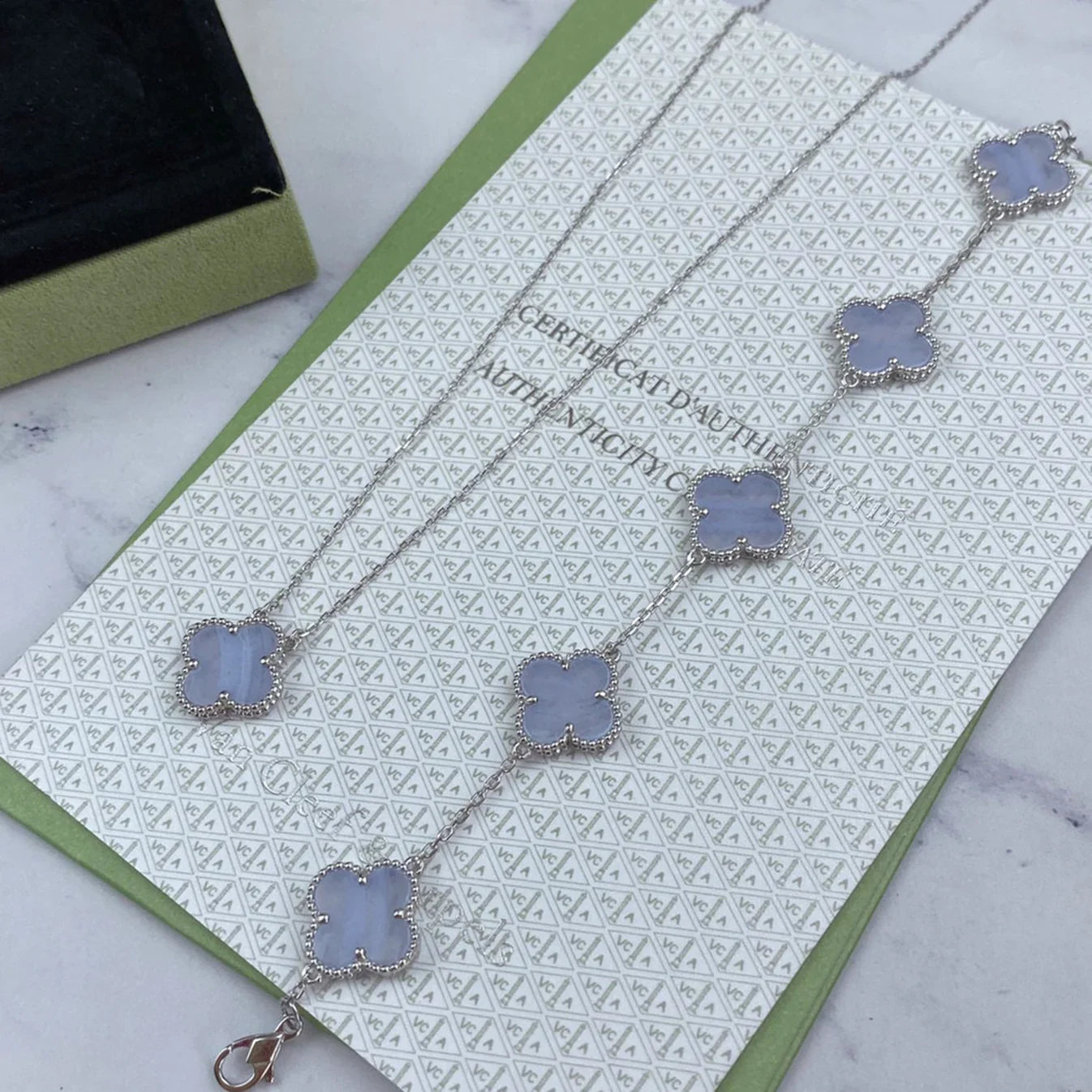 [Gaonasi] CLOVER 5 MOTIF PURPLE CHALCEDONY BRACELET COLLECTION