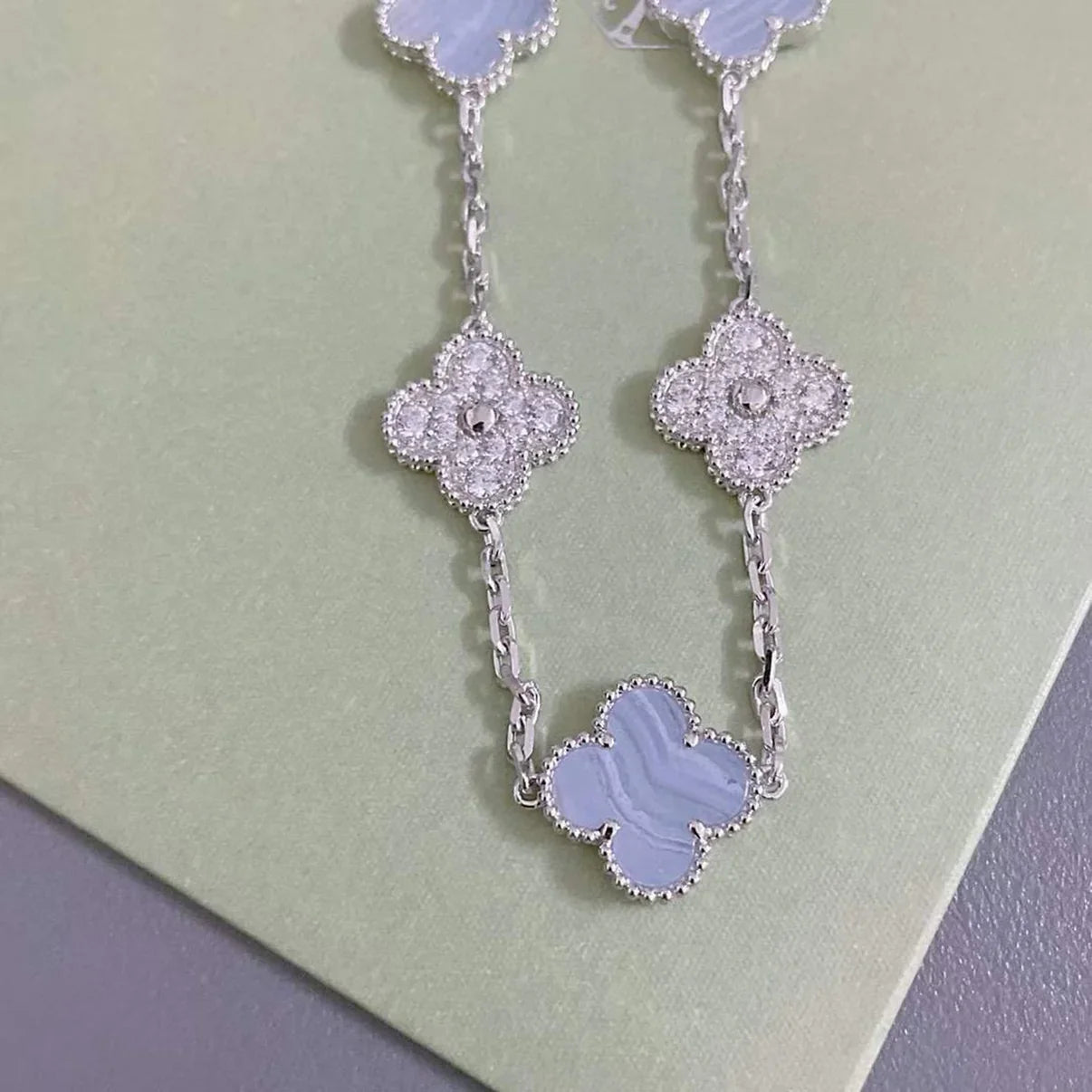 [Gaonasi] CLOVER 5 MOTIF PURPLE CHALCEDONY BRACELET COLLECTION