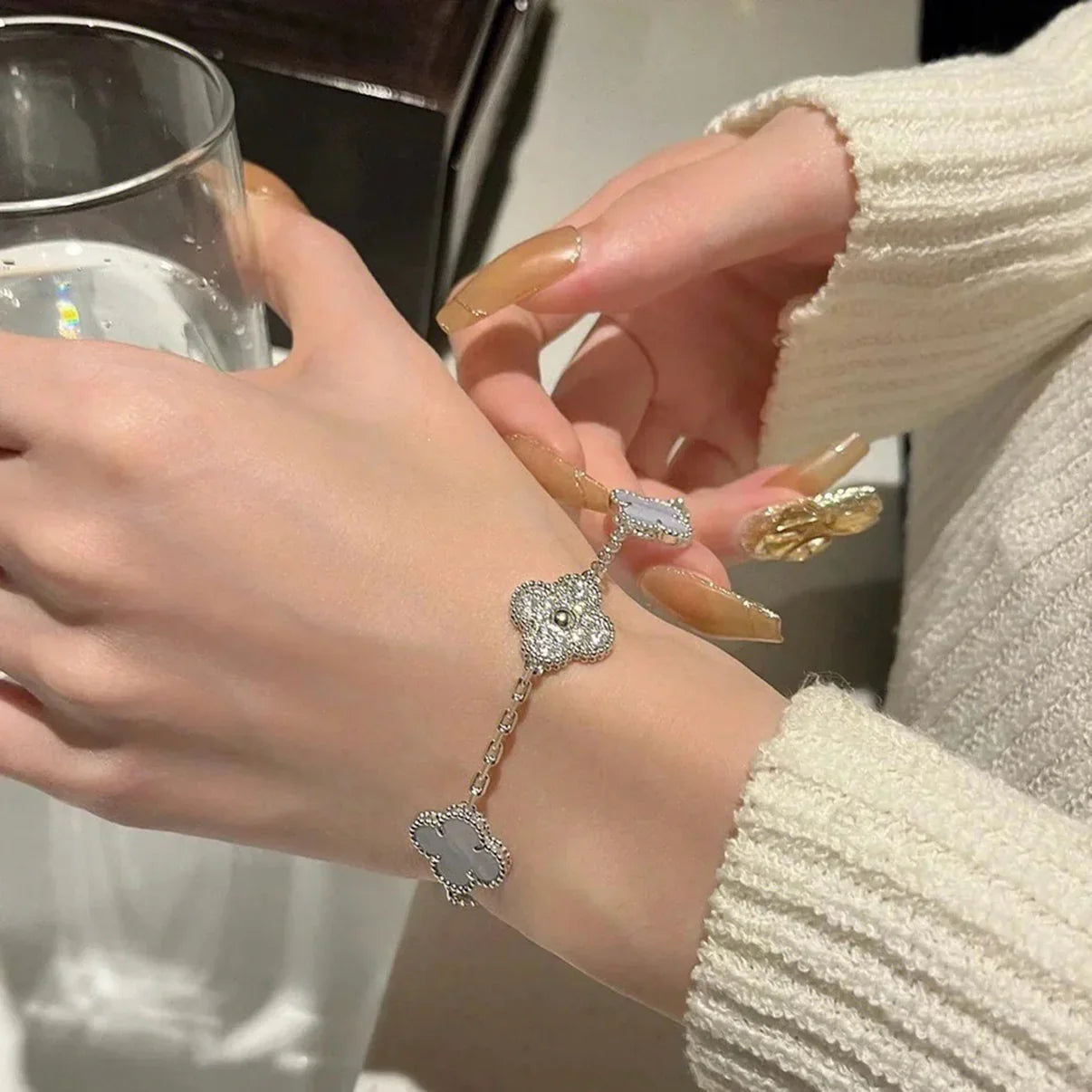 [Gaonasi] CLOVER 5 MOTIF PURPLE CHALCEDONY BRACELET COLLECTION