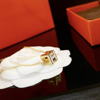 [Gaonasi]H WHITE SQUARE GOLD NECKLACE
