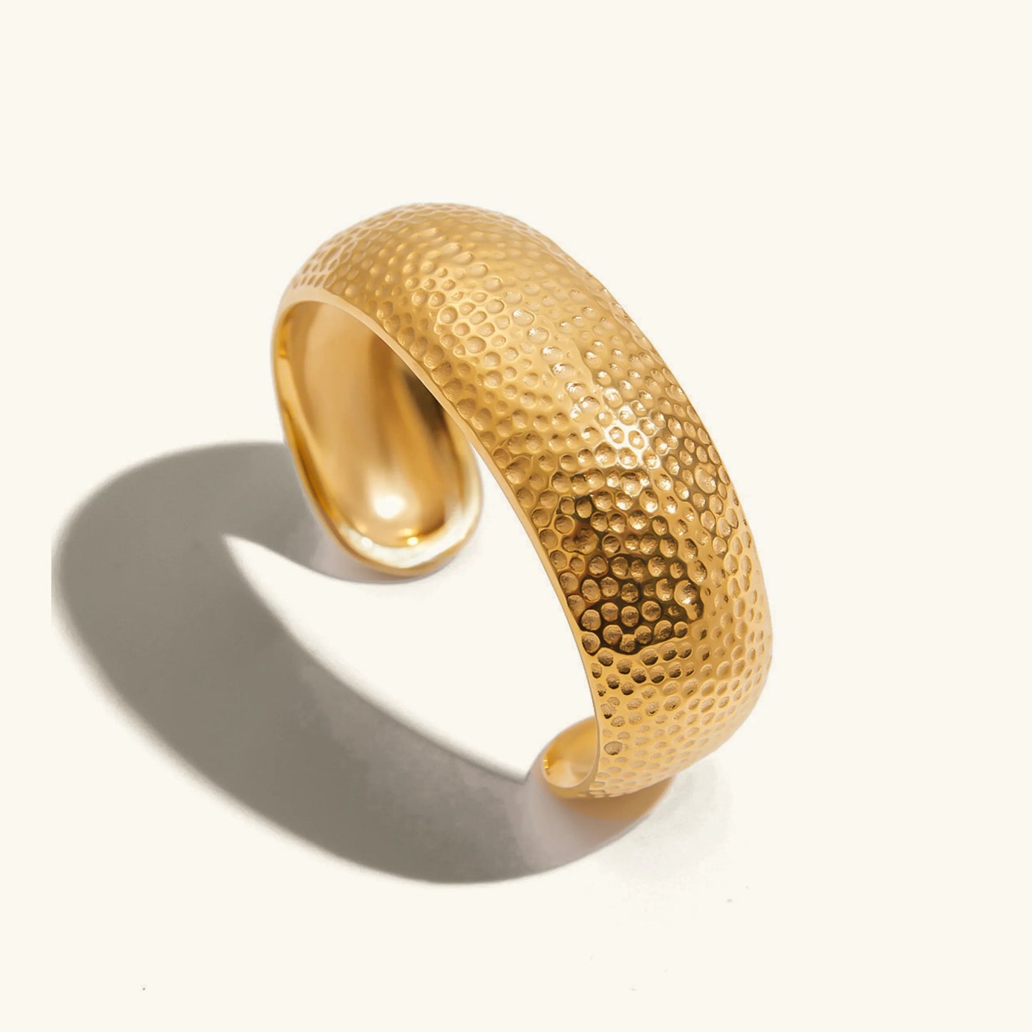 [Gaonasi]Cheyenne Textured Gold Band