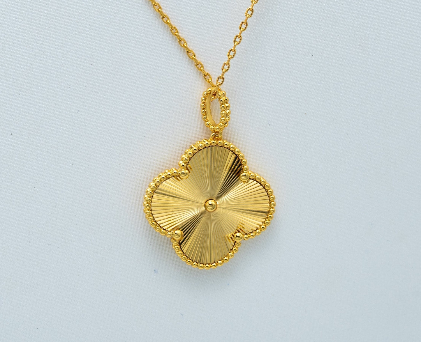 [Gaonasi]CLOVER 25MM PEDANT NECKLACE GOLD