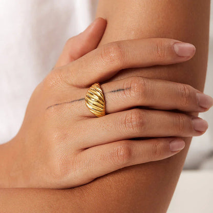 [Gaonasi]Mia Gold Croissant Ring