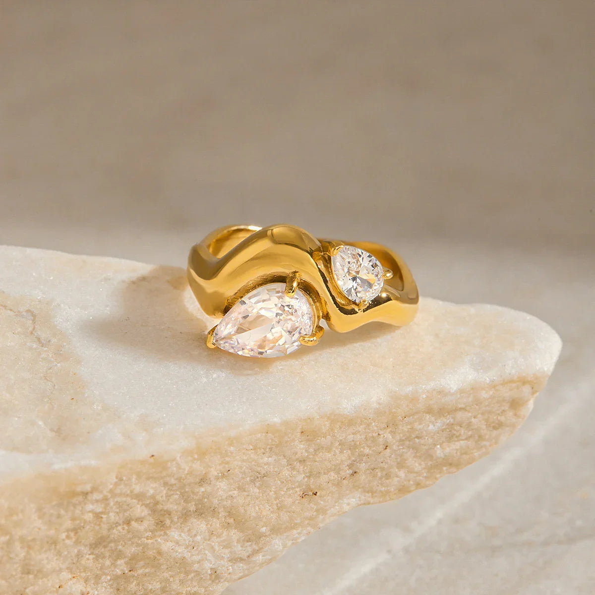 [Gaonasi]Soletta Diamond Teardrop Gold Ring