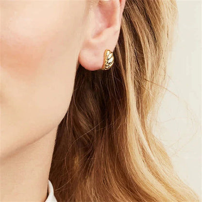 [Gaonasi]Croissant Huggie Earrings