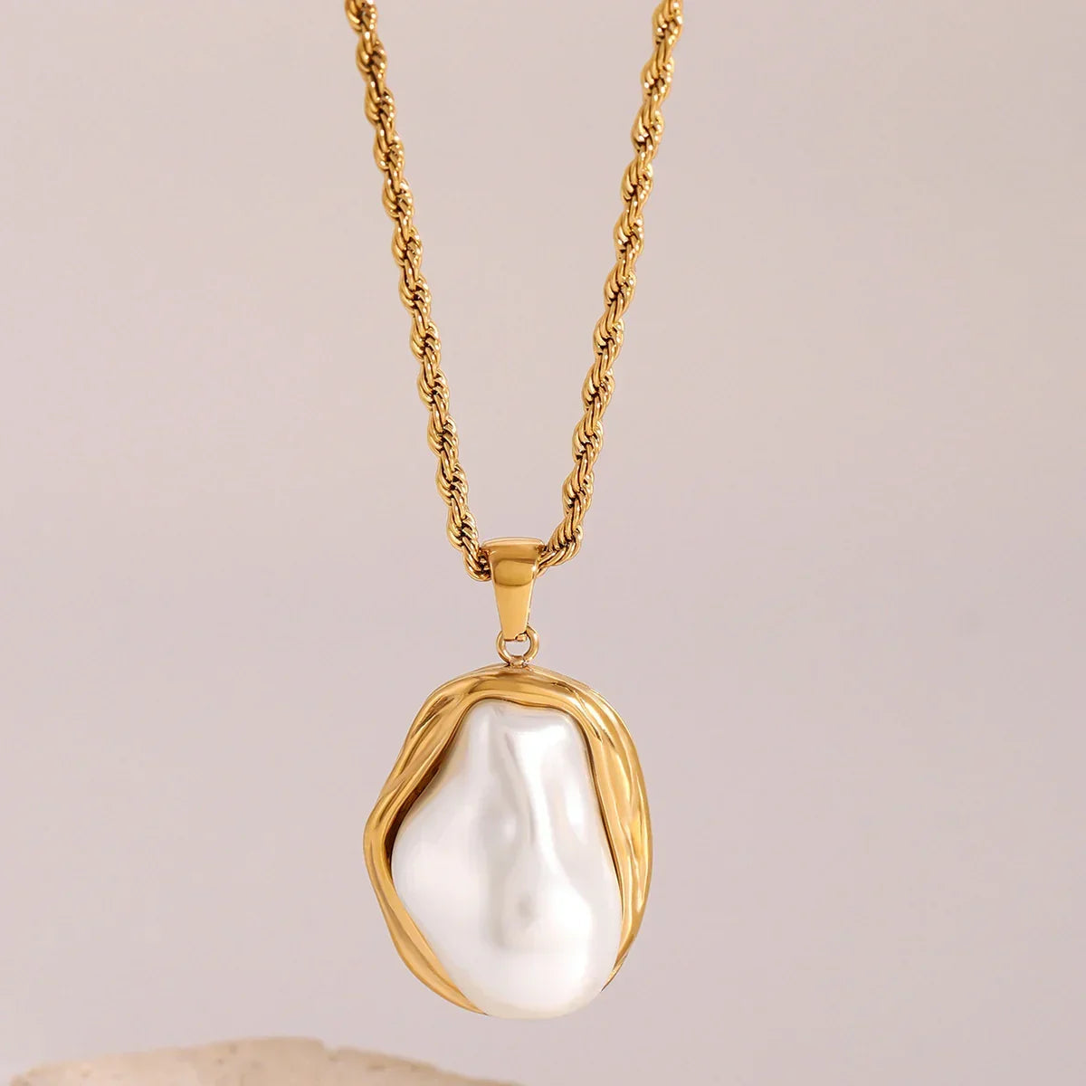 [Gaonasi]Carly Mother Of Pearl Pendant