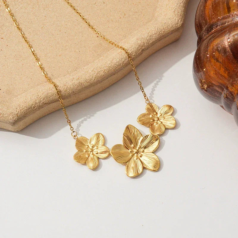 [Gaonasi]Millie Gold Flower Necklace